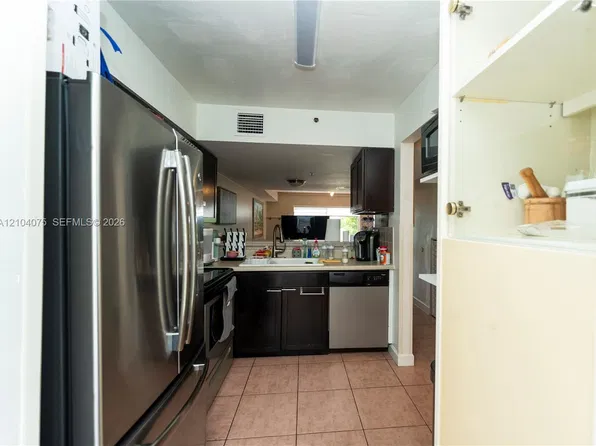 158 Riviera Cir #19-3, Fort Lauderdale, FL 33326
