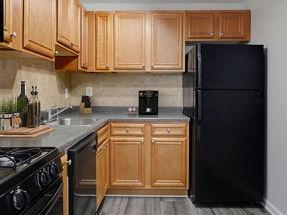 4th image of 500 N Roosevelt Blvd #1199314
