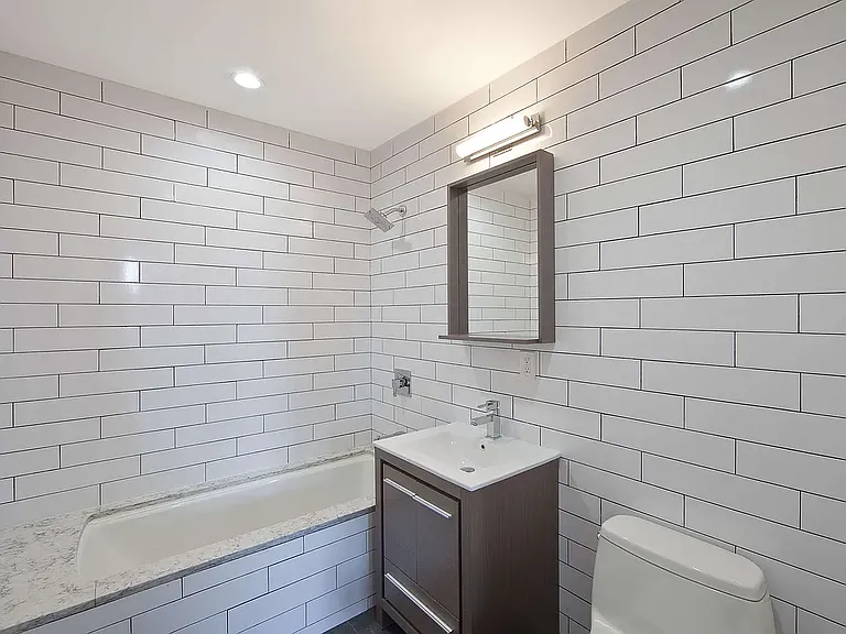 347 Lorimer St #6A — Photo 7