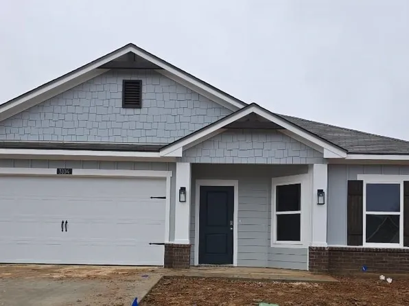 3104 Mesa Dr, Longview, TX 75601