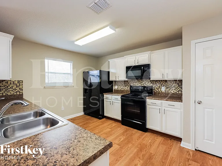 5831 Forest Cyn — Photo 6