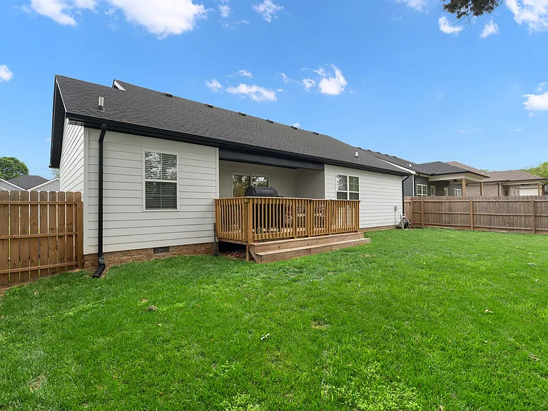 668 Pleasant Meadow Ln — Photo 5
