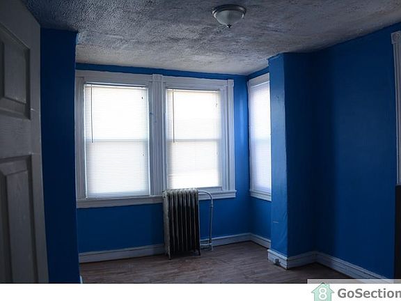 2nd image of 519 W Westmoreland St