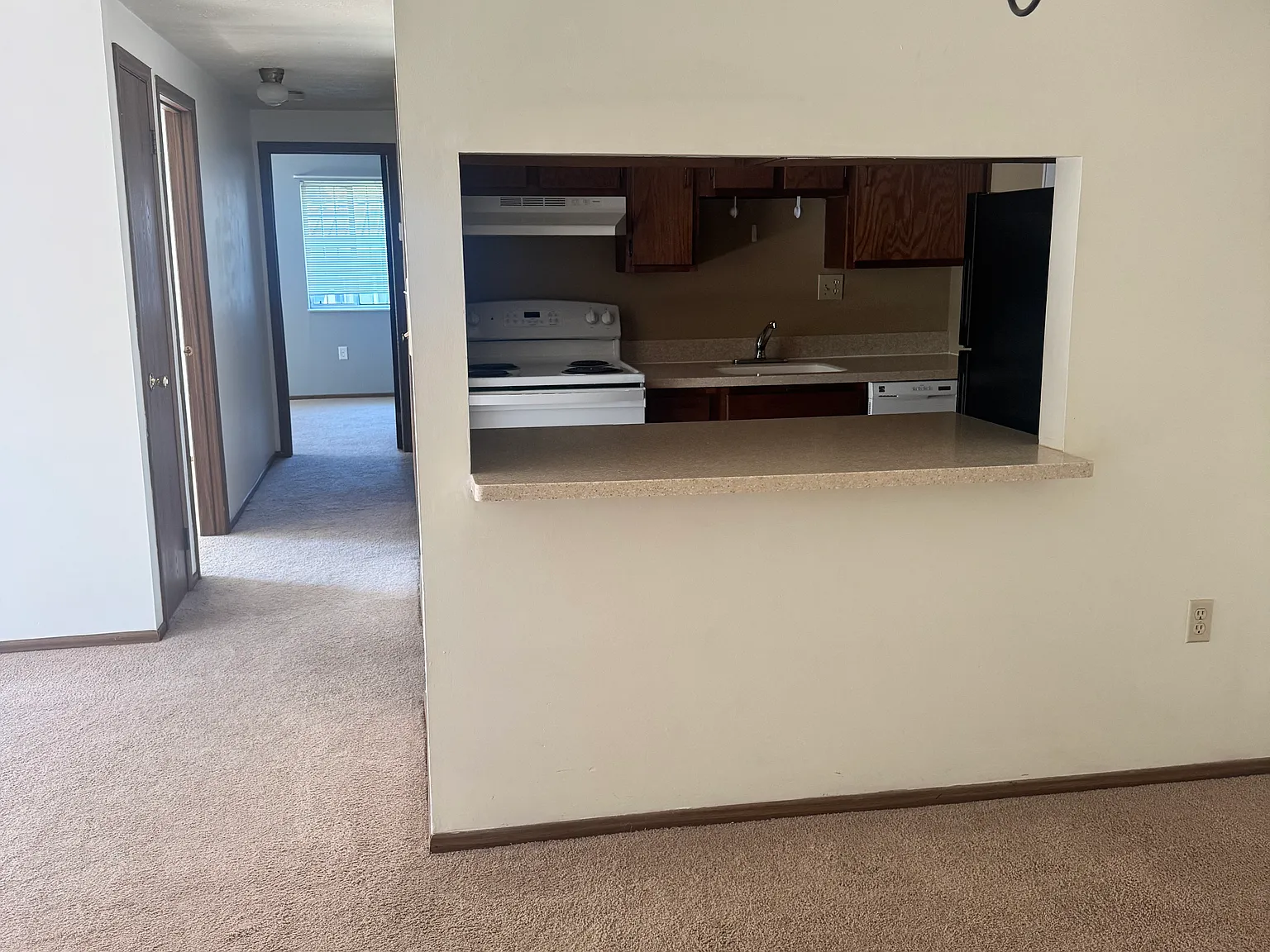 2 bed, 924 sqft, $975 — Photo 4
