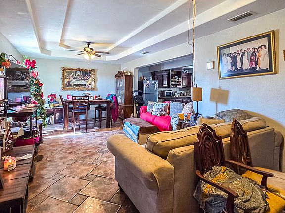 5th image of 584 Chula Vista