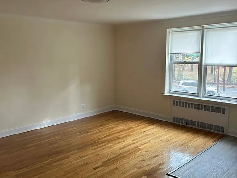 1489 Shore Pkwy #3D — Photo 3