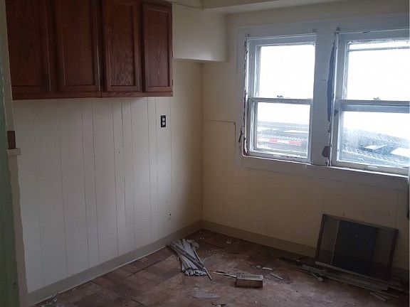 5th image of 11421 Glenboro Dr