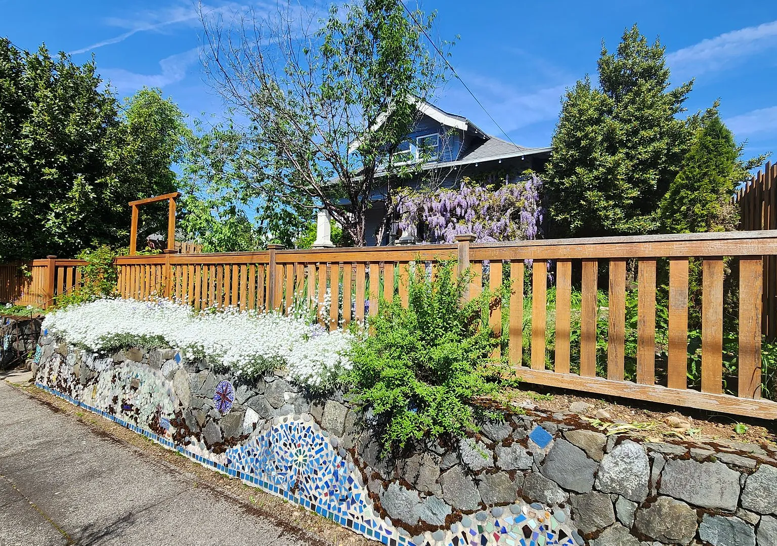 Classic 1914 4-Bedroom Bungalow with All The Right Updates - Alberta Arts! — Photo 1
