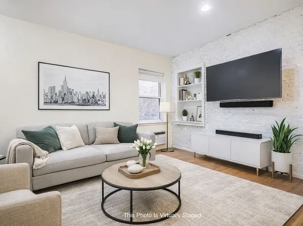 207 E 21st St APT 5C, New York, NY 10010