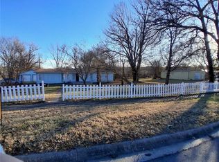 1103 Chestnut St, Osawatomie, KS 66064