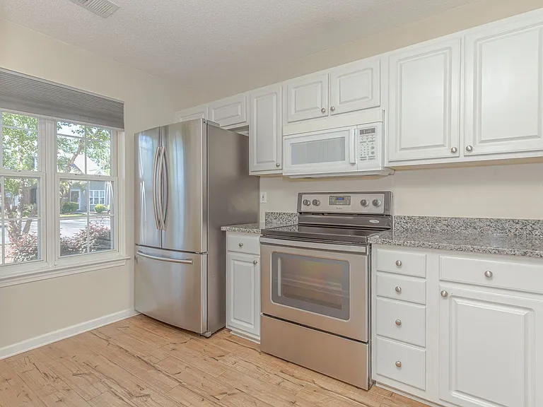 754 Aspen Dr — Photo 6