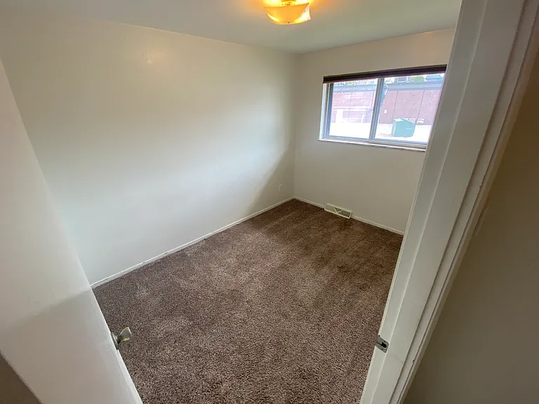 1006 Chargene St — Photo 5
