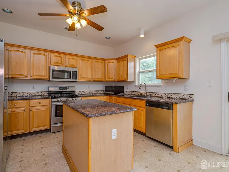 71 Manley Rd — Photo 10