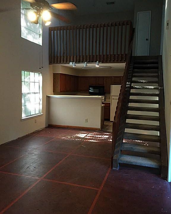 1st image of 200 Pecan Dr APT 302
