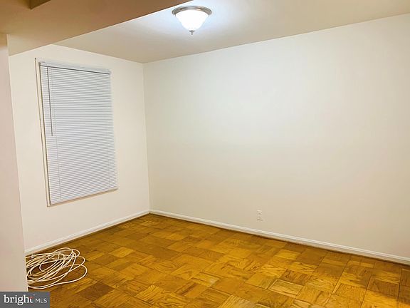 5th image of 876 Quince Orchard Blvd APT 102