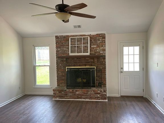 5th image of 4207 Fairfield Cir
