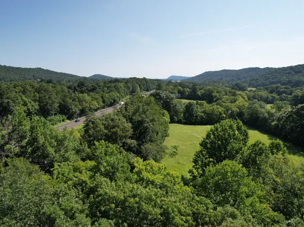 675 Eblen Cave Rd, Lenoir City, TN 37771
