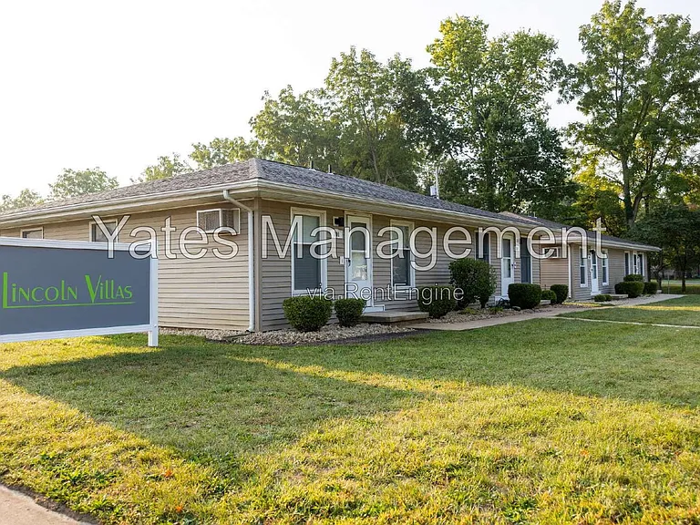 1121 E Lincoln St — Photo 5