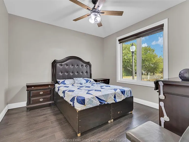 498 Sacred Heart Dr #UPPER — Photo 15