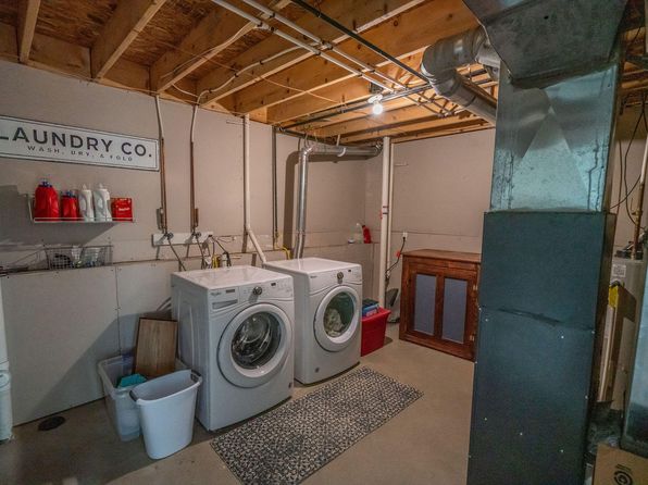 1817 Cherry Run Dr NW, Grand Rapids, MI 49504