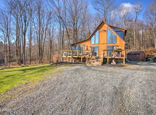 7 Schnakenberg Rd, Equinunk, PA 18417