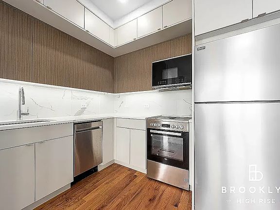 2nd image of 2667 Fulton St #2K