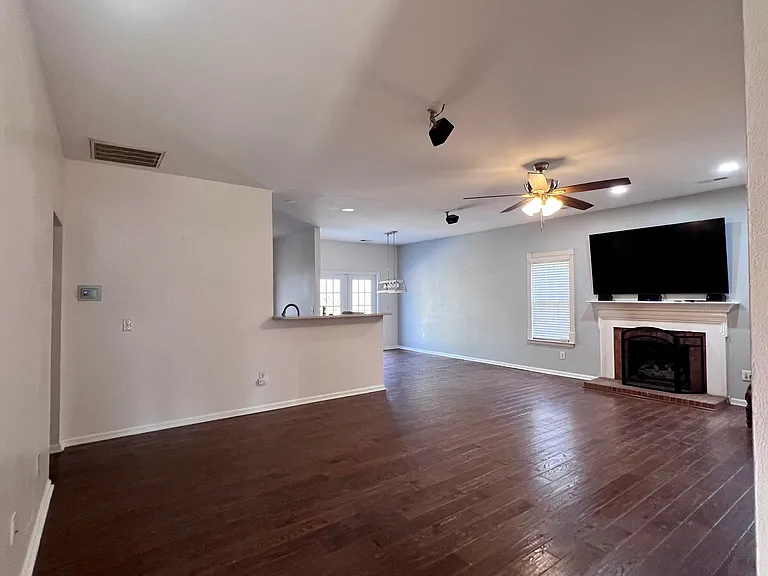 2375 Curecanti Ct — Photo 4