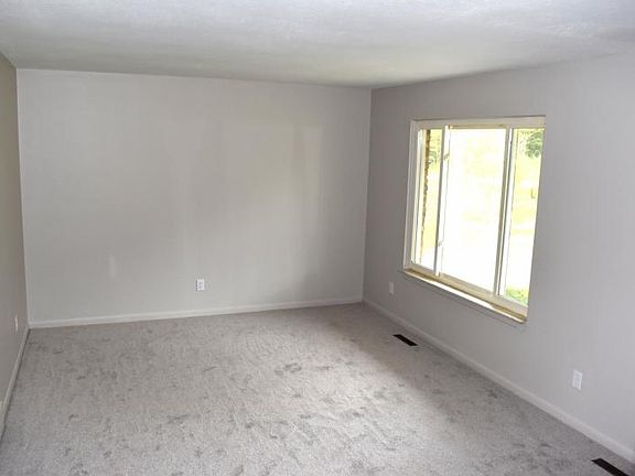 5th image of 5684 W Weir Rd
