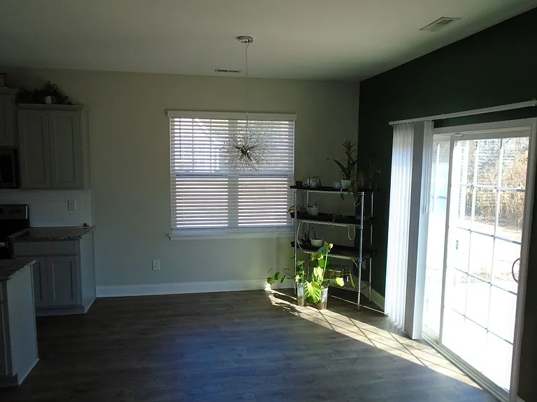 2240 Mannington Dr — Photo 9
