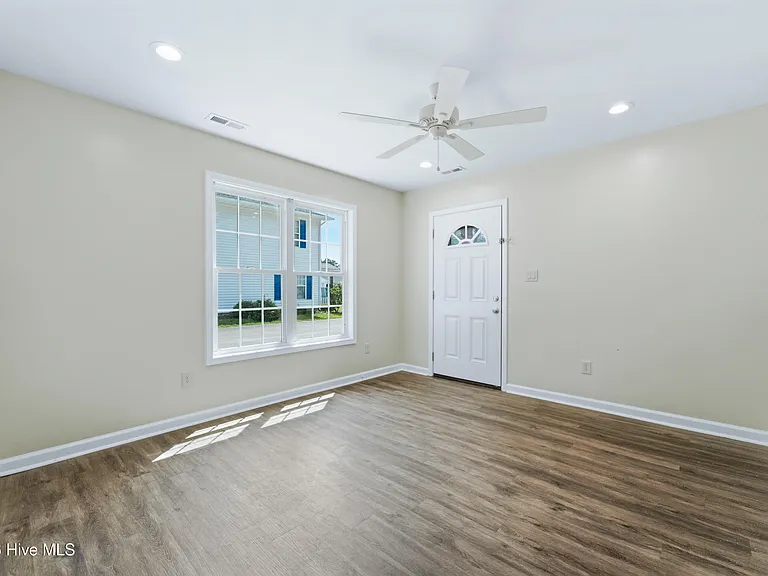 301 Johns Way — Photo 8