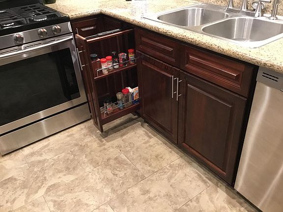 Custom pullout spice rack