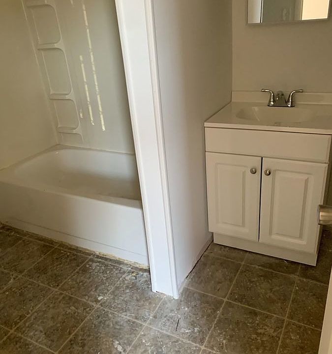 2nd image of 555 W King St APT 1