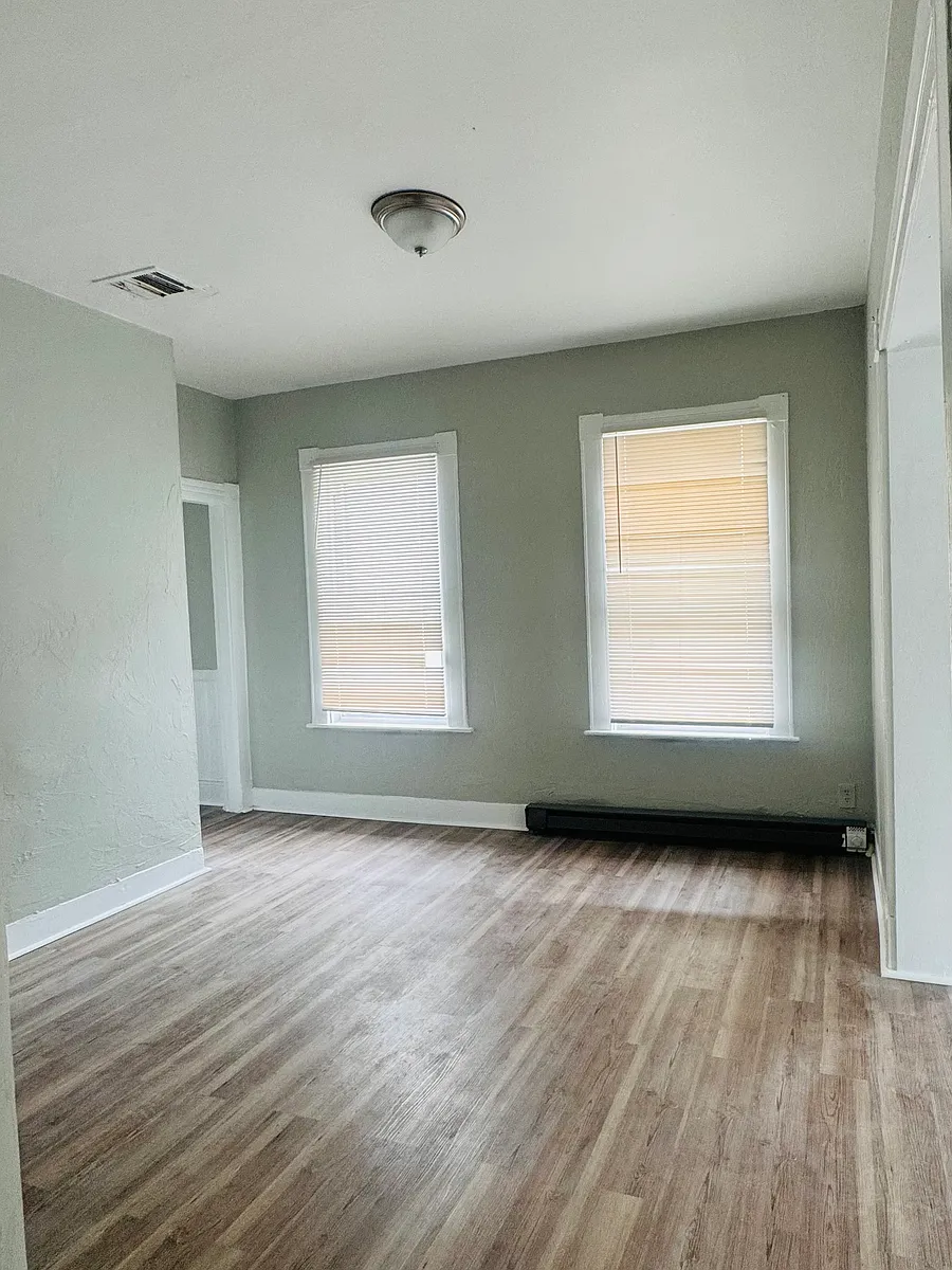 Building Photo - 736-738 Central St #2