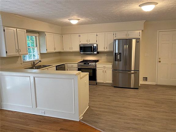 3rd image of 3420 New Heritage Dr