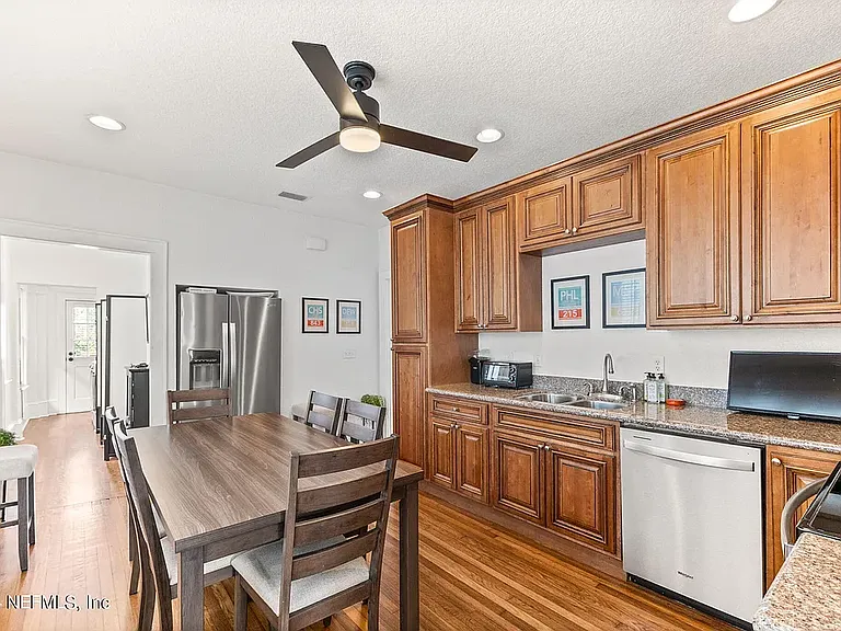 2973 Herschel St — Photo 18