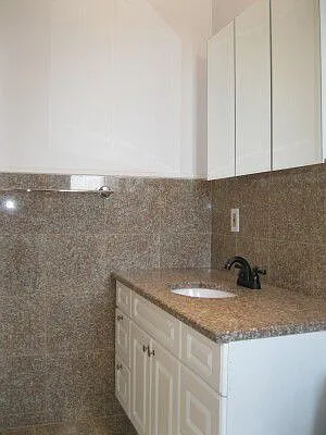 Rented by Tower Brokerage | media 39