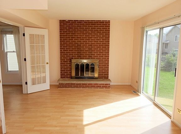 3rd image of 1007 E Meadow Lake Dr
