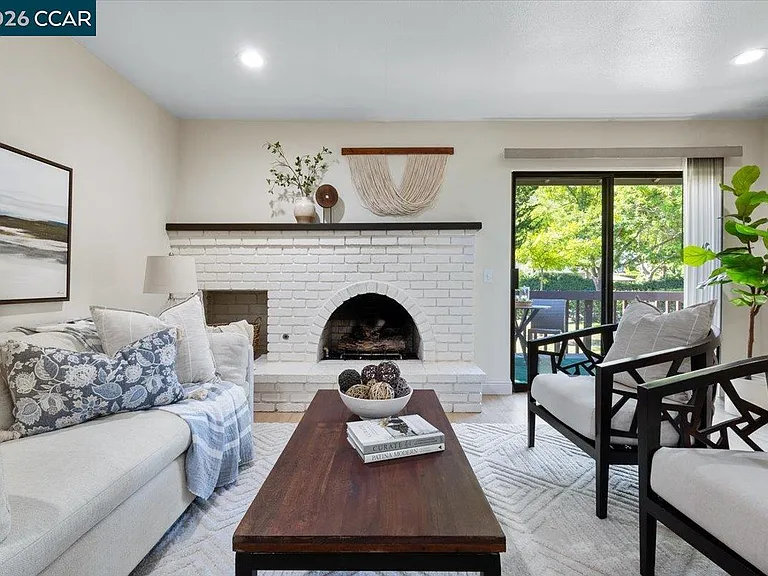 Vineyard Cir — Photo 3
