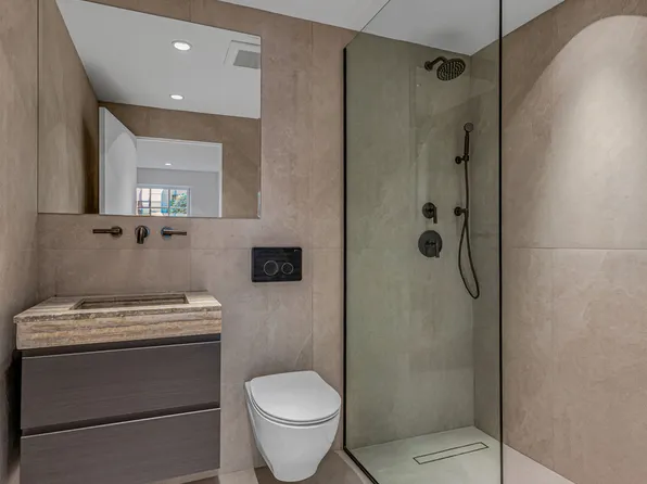 453 Hudson Street image 7 of 17