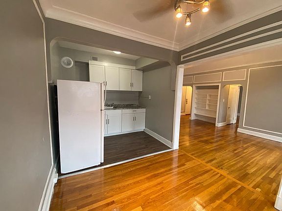 4th image of 9829 Lake Ave #105