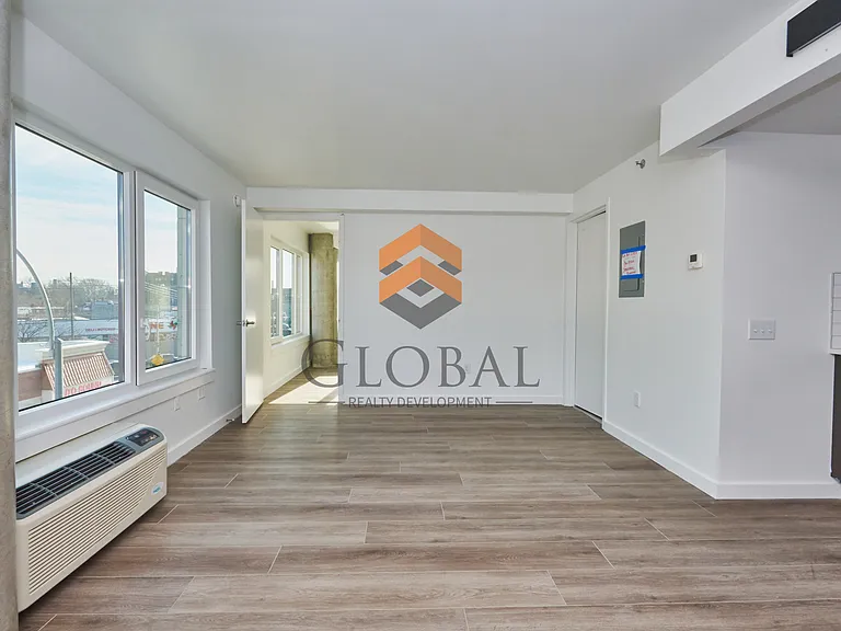 790 Allerton Ave #306 — Photo 6