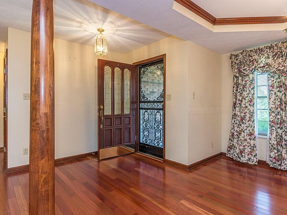 3rd image of 5312 Runnymede Dr