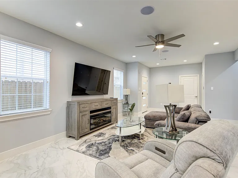 10021 Alfred Ln #B — Photo 15