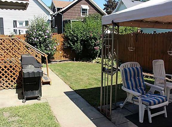 3rd image of 147 Schenck St