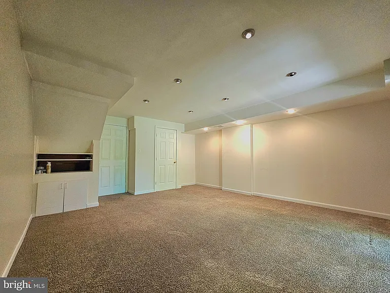 7664 Northern Oaks Ct — Photo 22