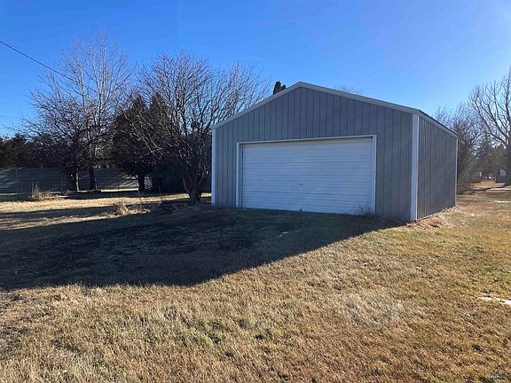5th image of 114 7th St