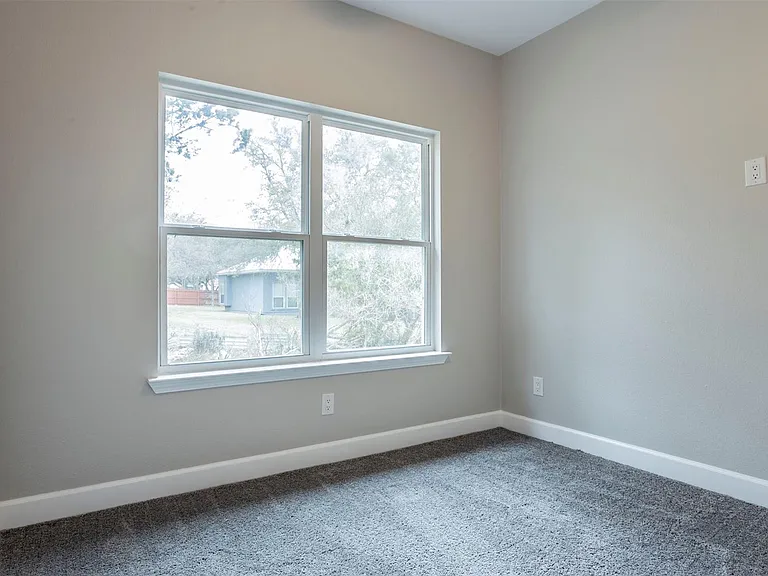 2718 Leslie Ln — Photo 14