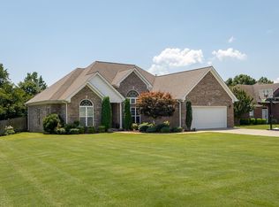 105 Pin Oak Dr, Florence, AL 35633