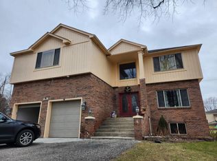 29806 Shiawassee Rd, Farmington Hills, MI