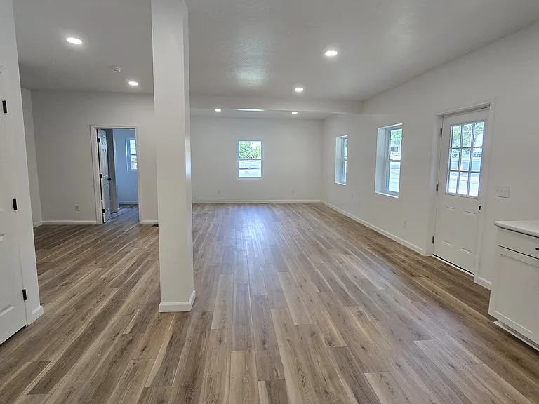 817 E Bowman St #1 — Photo 7